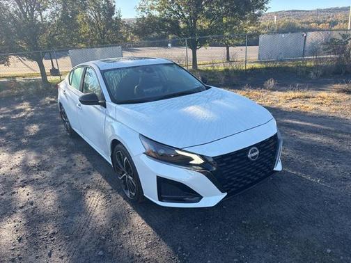 2025 Nissan Altima SR FWD