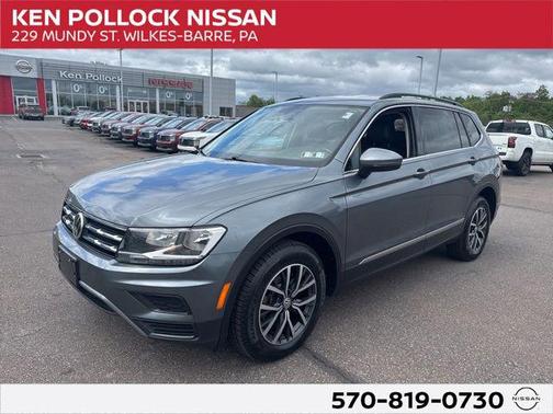 Platinum Gray Metallic 2018 Volkswagen Tiguan 2.0T SE 4MOTION