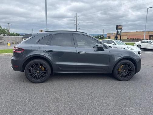 2017 Porsche Macan Base