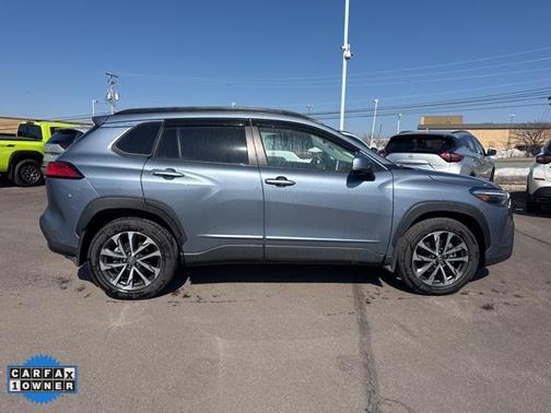 2024 Toyota Corolla Cross XLE