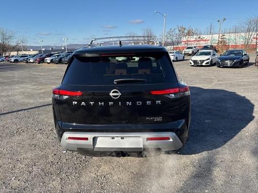 2025 Nissan Pathfinder Platinum 4WD