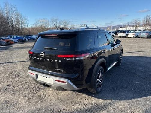 2025 Nissan Pathfinder Platinum 4WD