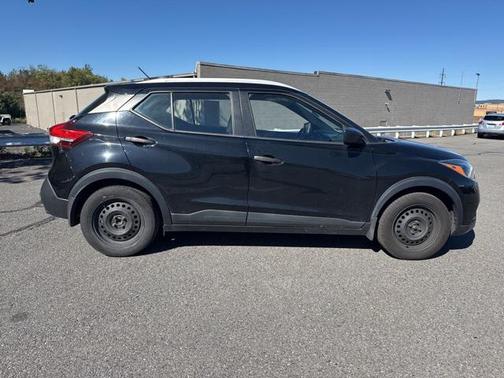 2018 Nissan Kicks S