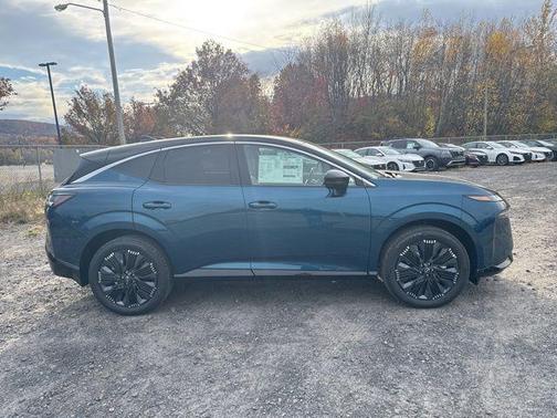 Aurora Blue Pearl Metallic/Super Black 2026 Nissan Murano Platinum