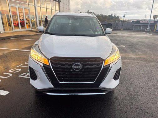 Fresh Powder 2024 Nissan Kicks SV
