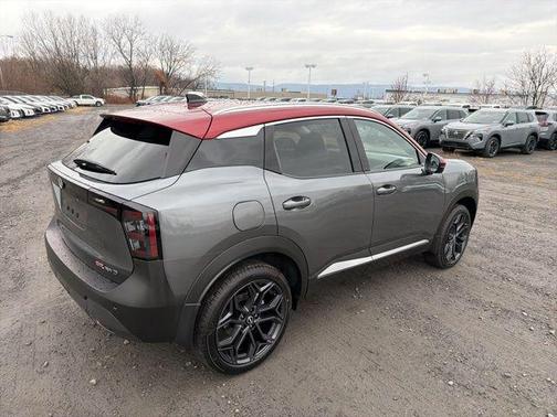 Gun Metallic/Scarlet Ember Tintcoat 2026 Nissan Kicks SR