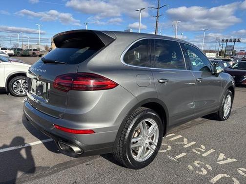 2016 Porsche Cayenne Cayenne