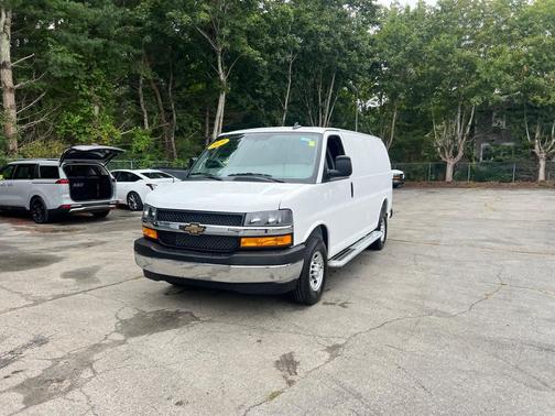 Summit White 2025 Chevrolet Express 2500 LT