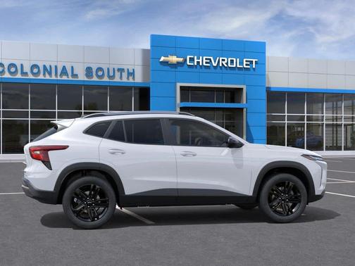 Summit White 2026 Chevrolet Trax FWD ACTIV