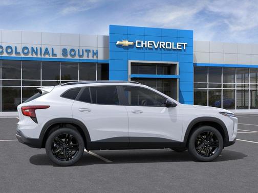Summit White 2026 Chevrolet Trax FWD ACTIV