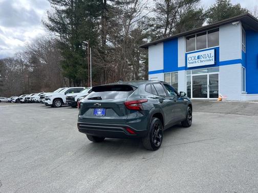 2025 Chevrolet Trax LS