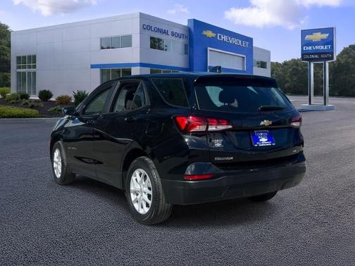 Mosaic Black Metallic 2024 Chevrolet Equinox LS