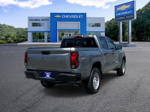 Sterling Gray Metallic 2023 Chevrolet Colorado WT