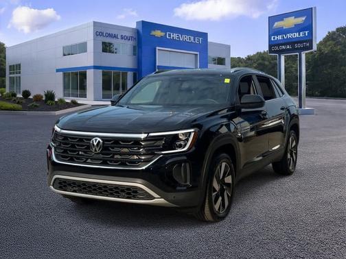 Deep Black Pearl 2026 Volkswagen Atlas Cross Sport 2.0T SE w/Technology 4MOTION