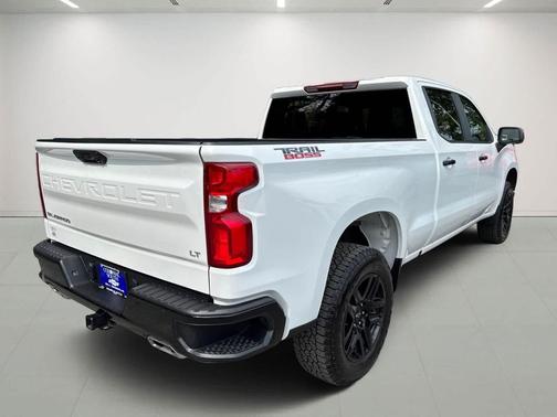 SUMMIT WHI 2024 Chevrolet Silverado 1500 LT Trail Boss