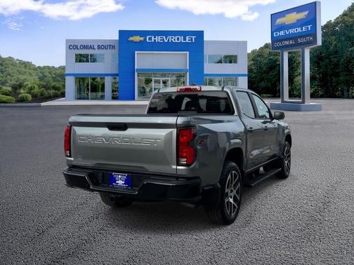 Sterling Gray Metallic 2024 Chevrolet Colorado Z71