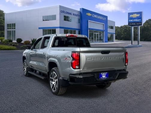 Sterling Gray Metallic 2024 Chevrolet Colorado Z71