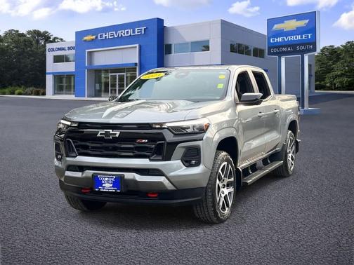 Sterling Gray Metallic 2024 Chevrolet Colorado Z71