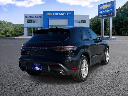 2025 Porsche Macan AWD
