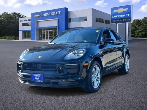 2025 Porsche Macan AWD