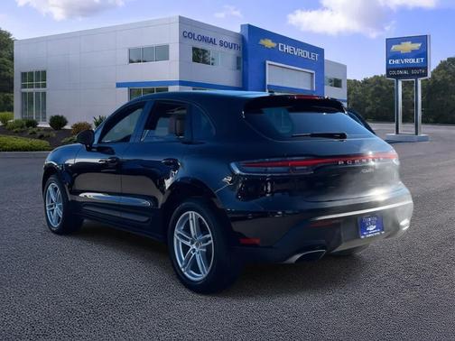 2025 Porsche Macan AWD