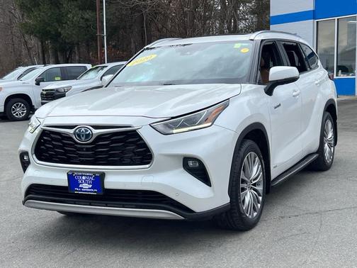 2020 Toyota Highlander Hybrid Platinum
