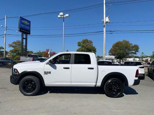 2024 RAM 1500 Classic Warlock Crew Cab 4x4 5'7' Box