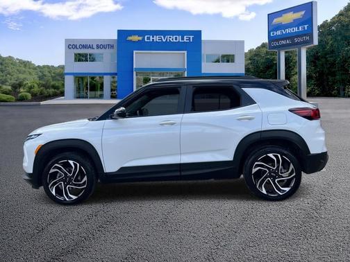 Iridescent Pearl Tricoat 2025 Chevrolet Trailblazer RS