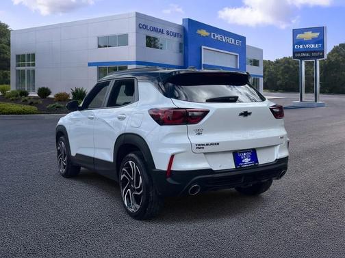 Iridescent Pearl Tricoat 2025 Chevrolet Trailblazer RS