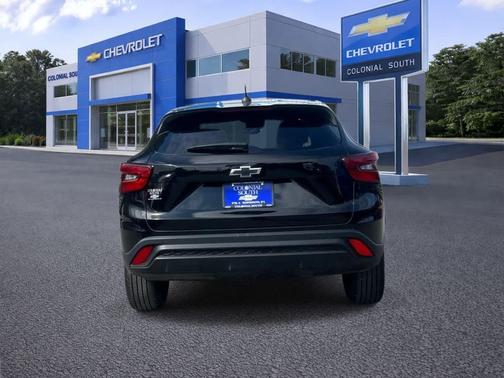 Mosaic Black Metallic 2024 Chevrolet Trax LS