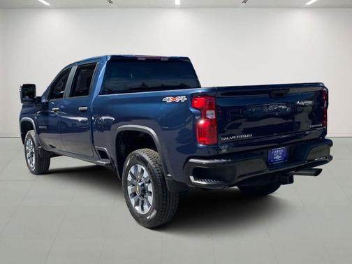2022 Chevrolet Silverado 2500 Custom