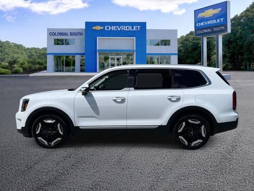 Glacial White Pearl 2024 Kia Telluride S