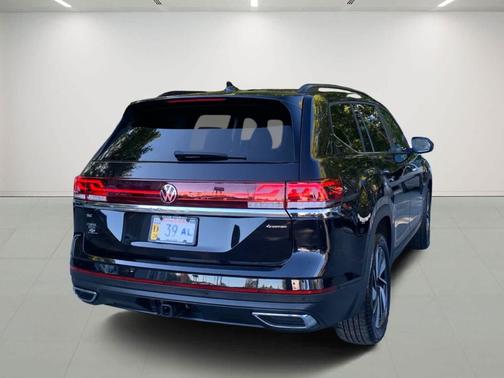 2024 Volkswagen Atlas 2.0T SE w/Technology 4MOTION