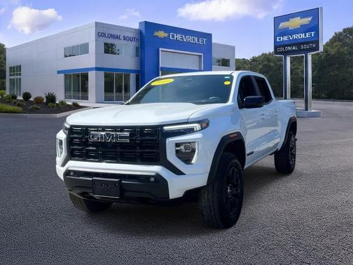 Summit White 2024 GMC Canyon Elevation