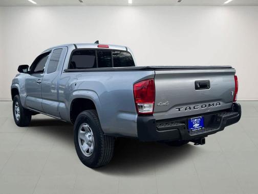 2017 Toyota Tacoma SR
