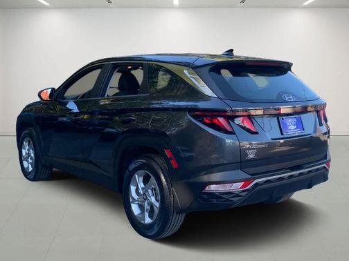 2022 Hyundai TUCSON SE