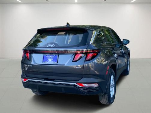 2022 Hyundai TUCSON SE