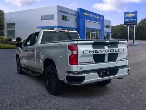 2022 Chevrolet Silverado 1500 Custom