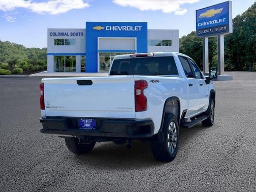 Summit White 2024 Chevrolet Silverado 2500 Custom