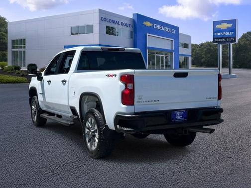 Summit White 2024 Chevrolet Silverado 2500 Custom