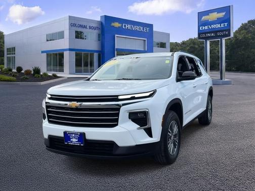 2025 Chevrolet Traverse LT