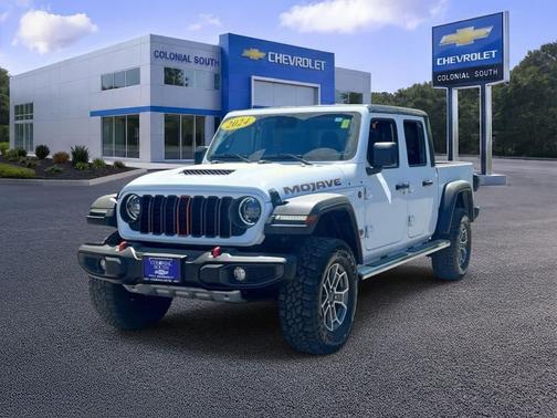 Bright White Clearcoat 2024 Jeep Gladiator Mojave