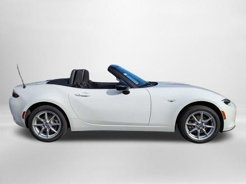 2017 Mazda MX-5 Miata Sport