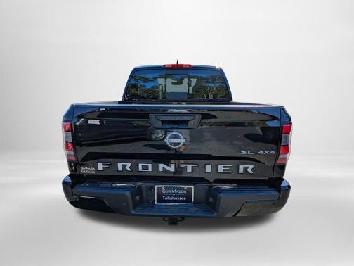 2024 Nissan Frontier SL