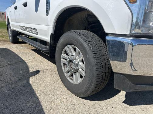 Oxford White 2019 Ford F-250 XL