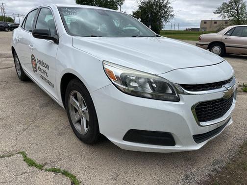 Summit White 2015 Chevrolet Malibu 1FL