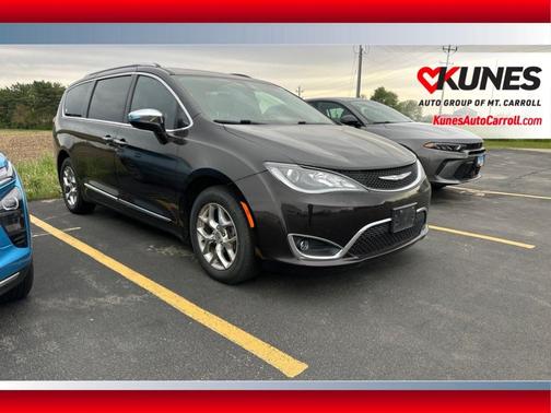 Dark Cordovan Pearlcoat 2017 Chrysler Pacifica Limited