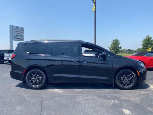 2020 Chrysler Pacifica Touring-L Plus