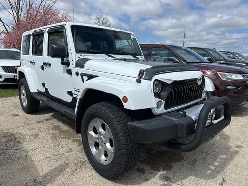Bright White Clearcoat 2015 Jeep Wrangler Unlimited Sahara