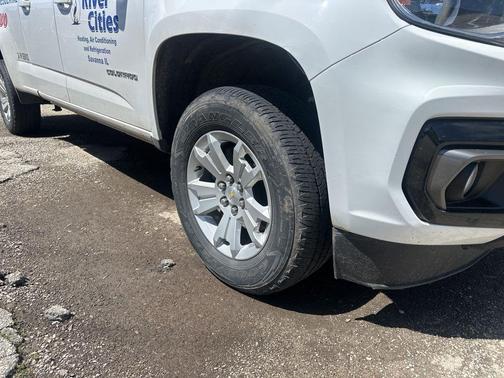 Summit White 2022 Chevrolet Colorado LT